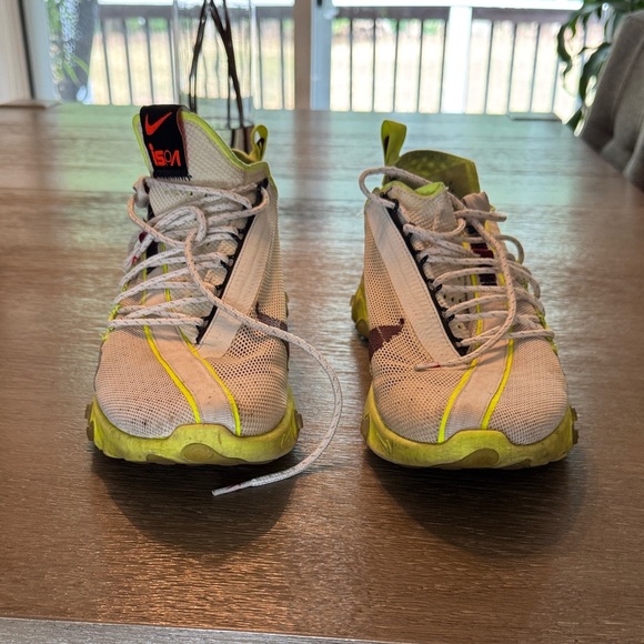 Nike Men's Yellow and Gray Athletic Shoes - Picture 5 of 6